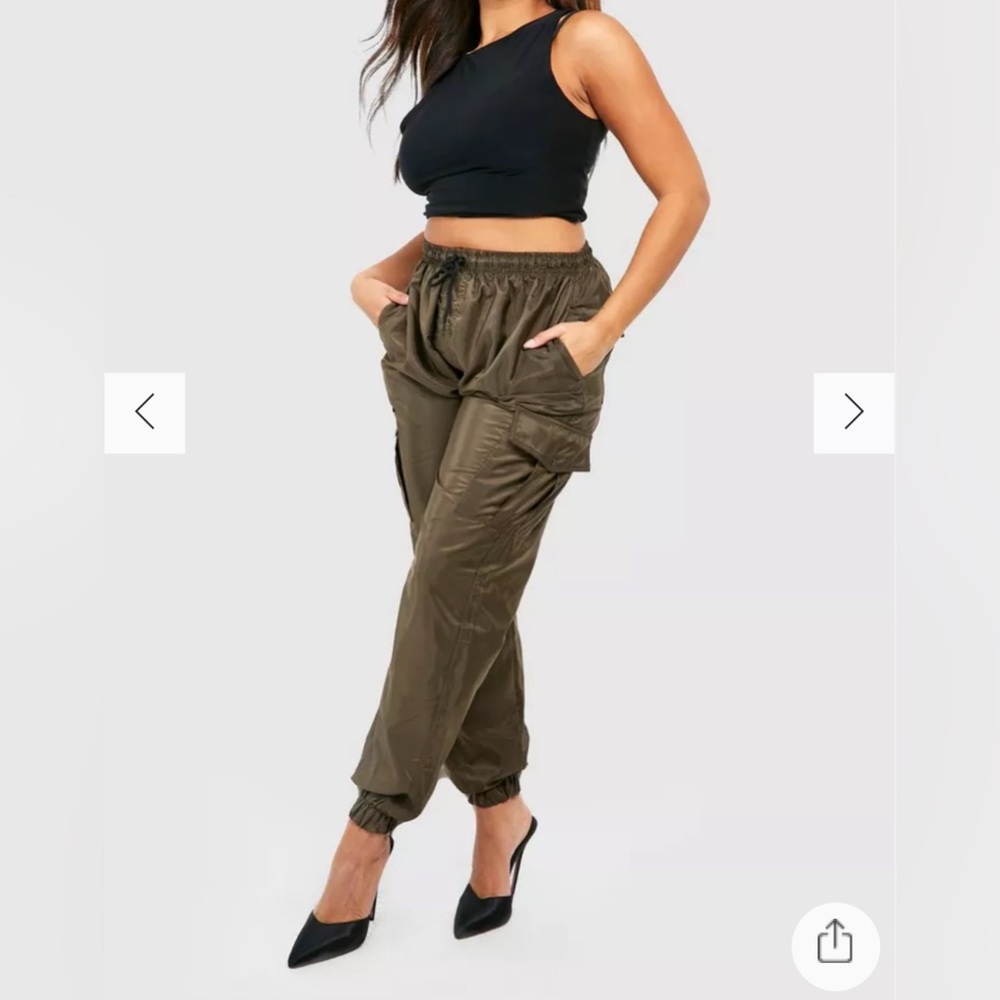 BOOHOO Plus Size Shell Cargo Baggy Pants